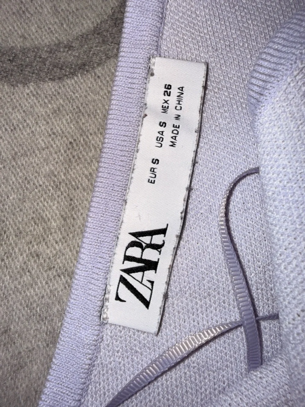 Zara Sleeveless V-Neck Gingham Crop Top in Lavender - Picture 5 of 8